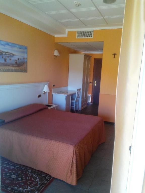 Superior Double or Twin Room Lake View